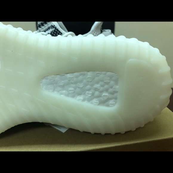 Adidas yeezy zebra 350 v2 - Picture 4 of 7